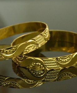 Alternative view of 22k Gold bangle design