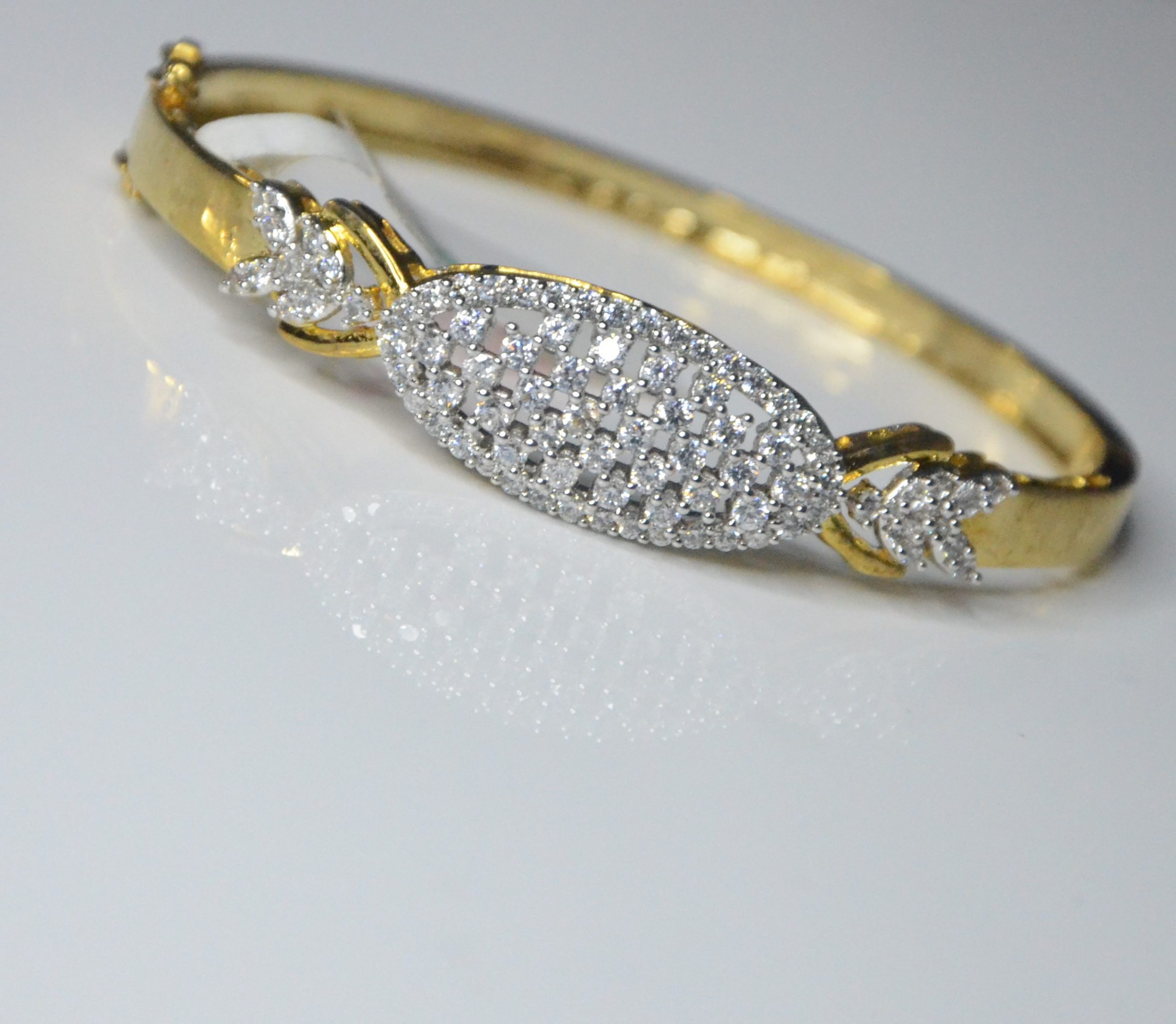 Cluster Elia Huge Bracelet