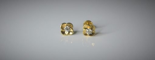 Stud Gleaming Circlet Flower - Image 3