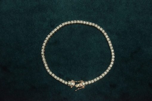 Single Line Twinkle Diamond Bracelet