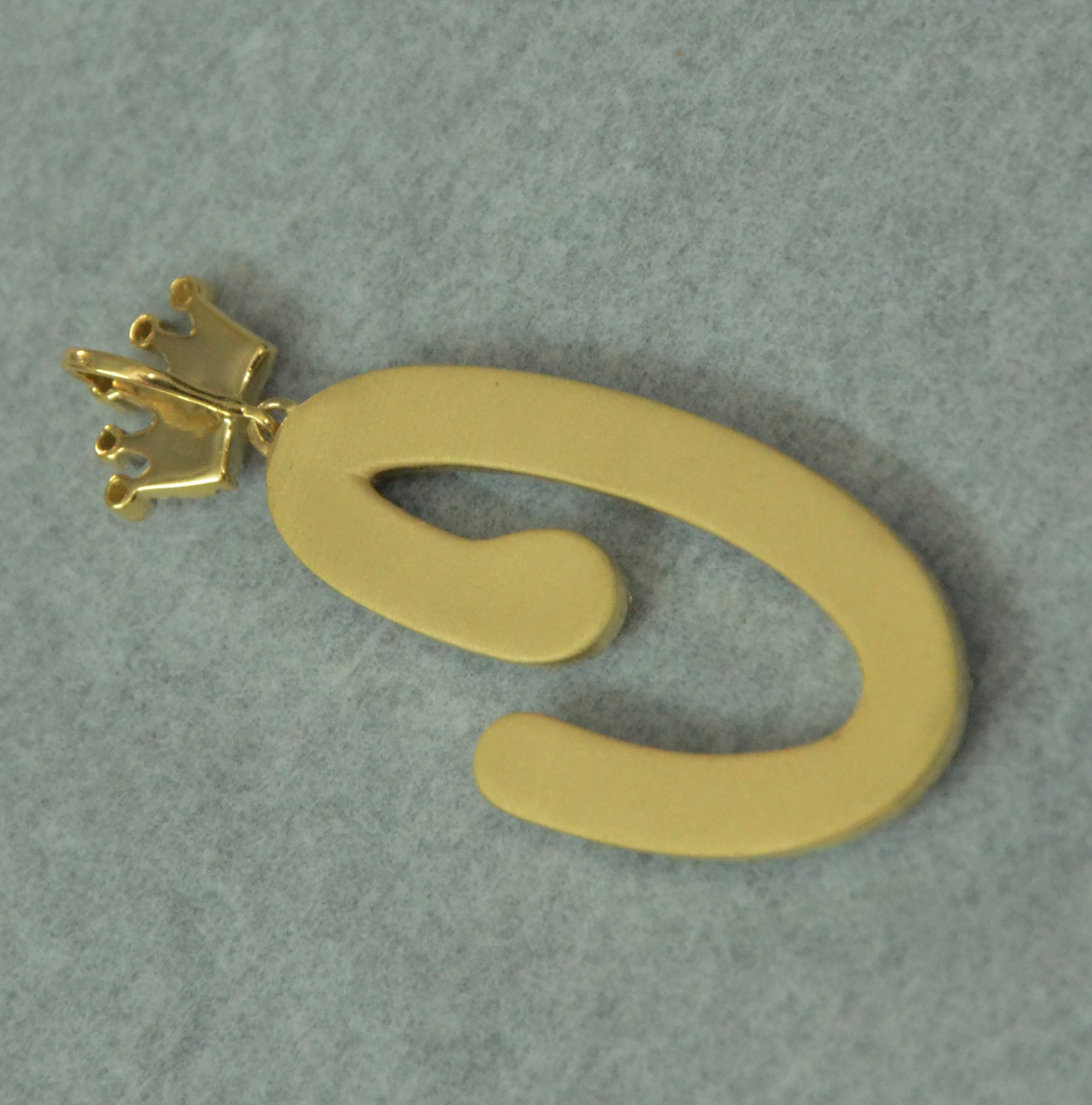 Diamond "C" Alphabet Pendant - Image 3