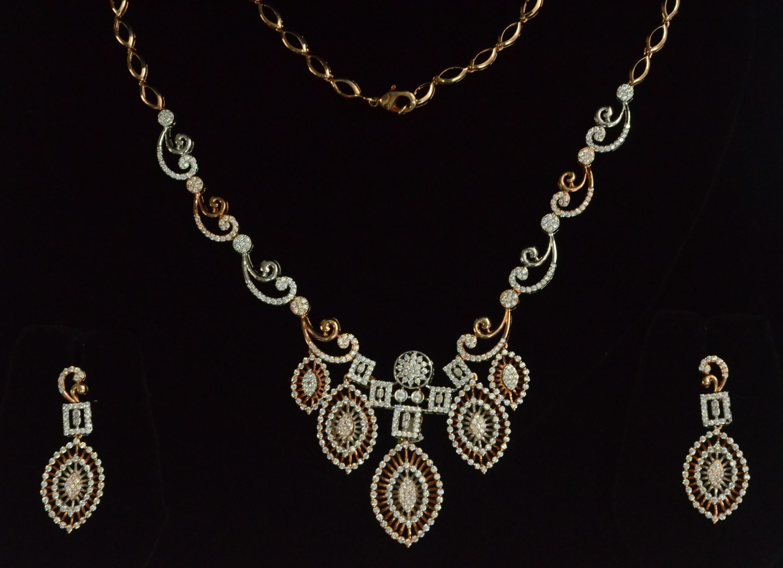 The Nishat Diamond Necklace - Image 2