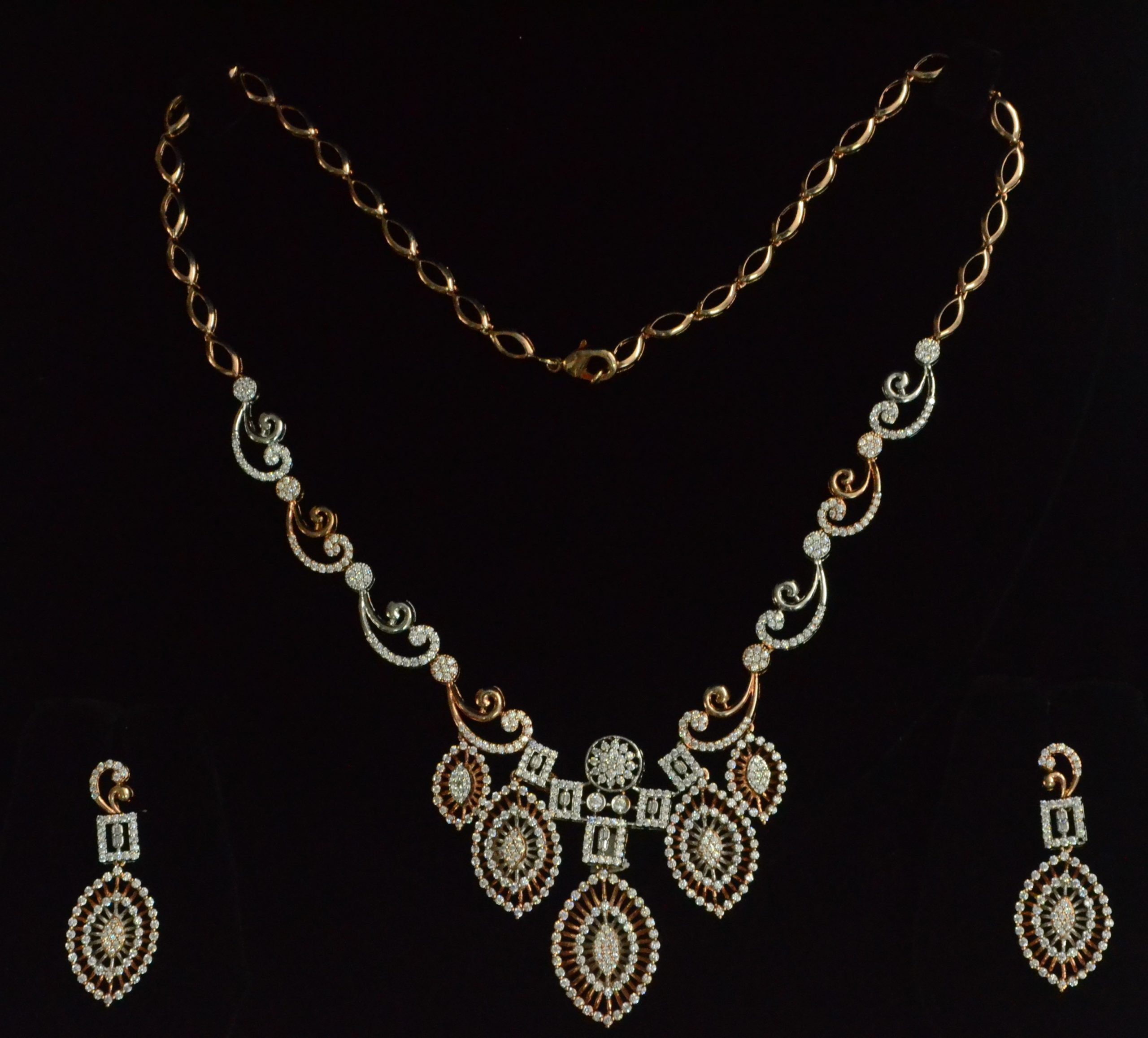 The Nishat Diamond Necklace - Image 5