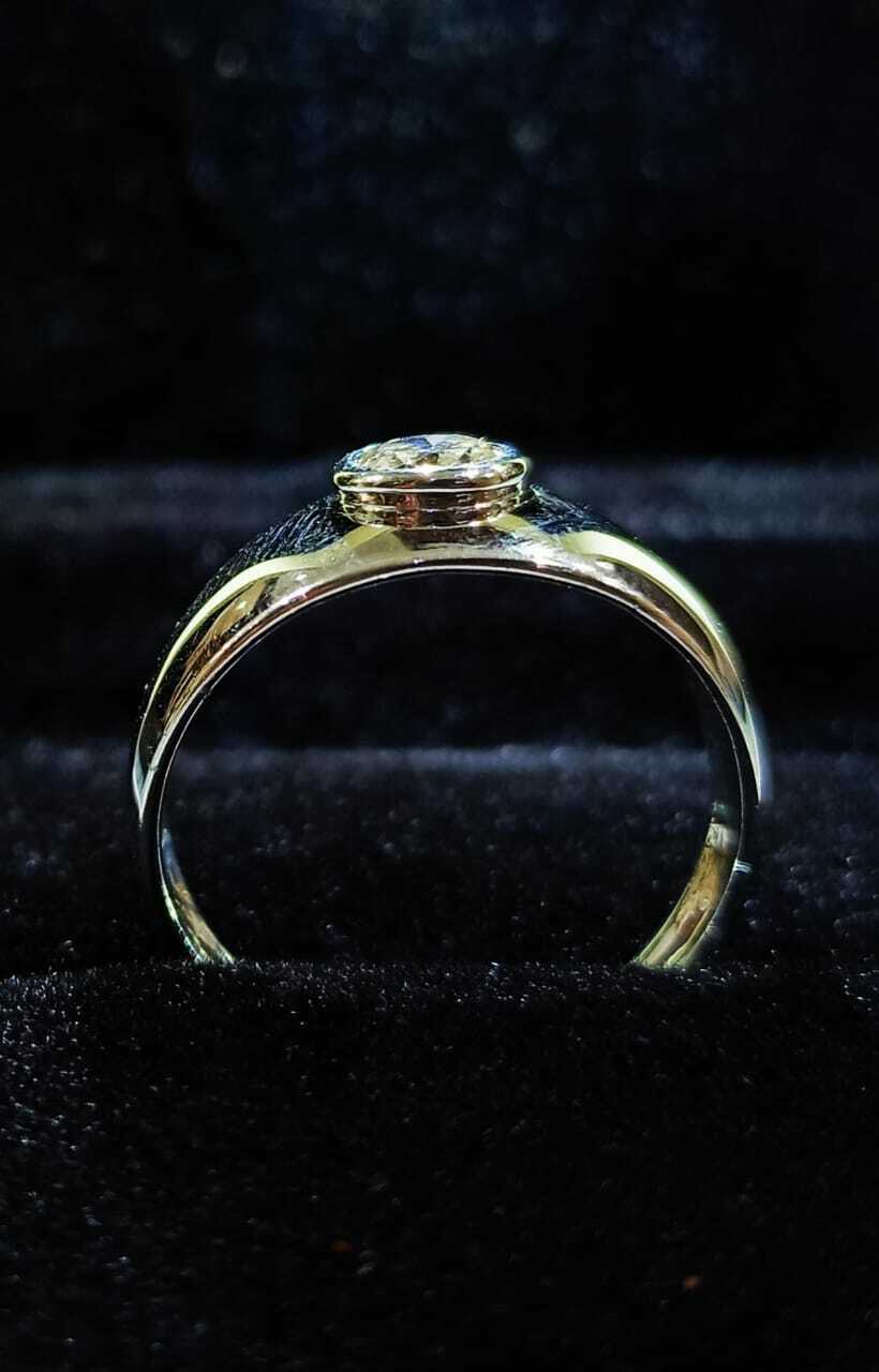 Men's Solitaire Ring Band - Image 4