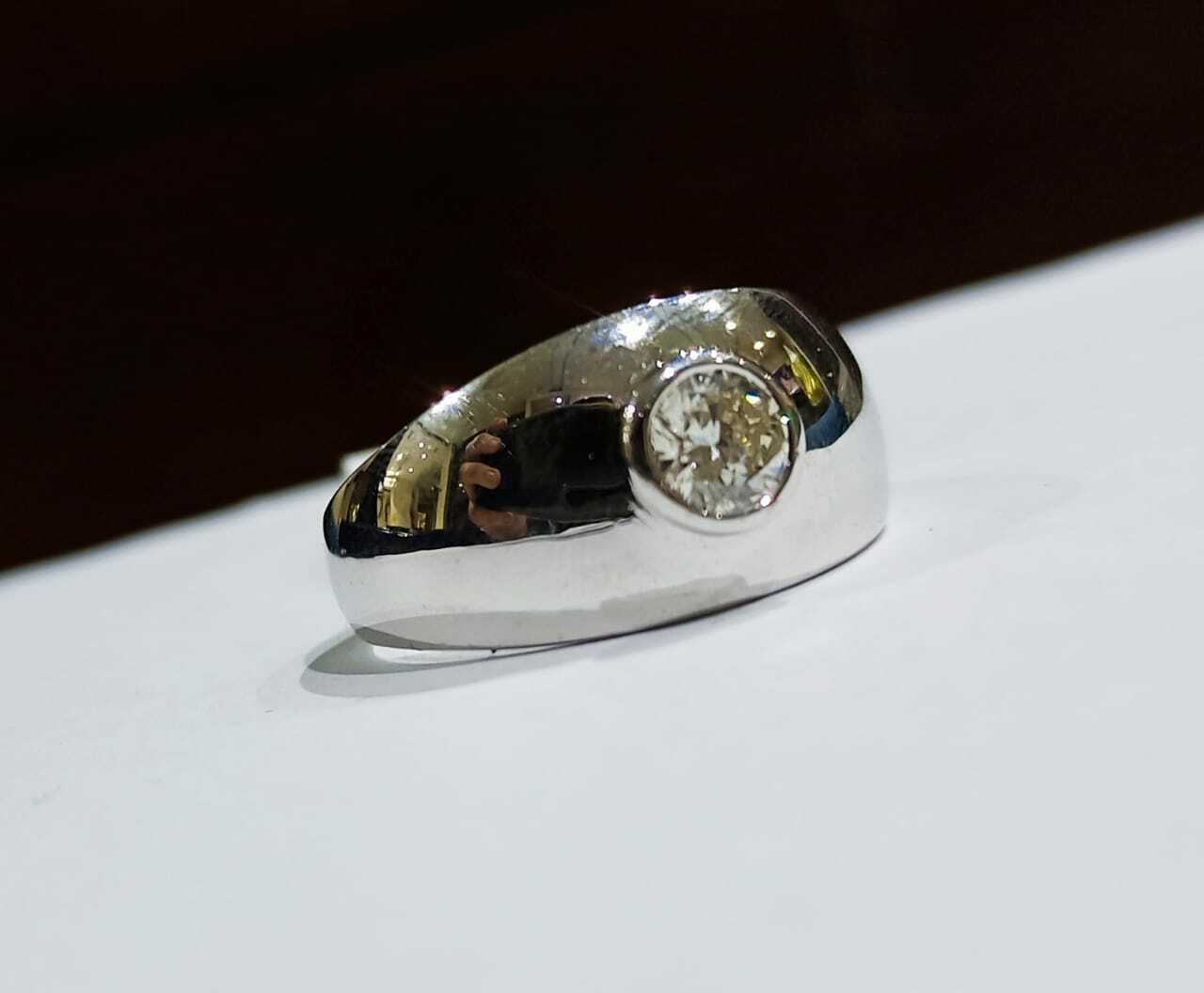 Men's Solitaire Ring Band - Image 3