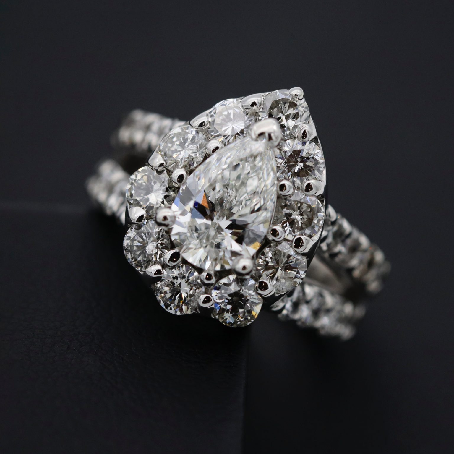 VACHYA JEWELS