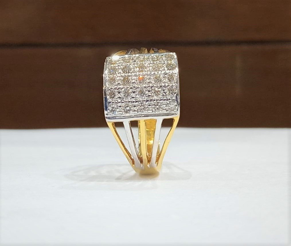18kt Diamond Gents Statement Ring - Image 2
