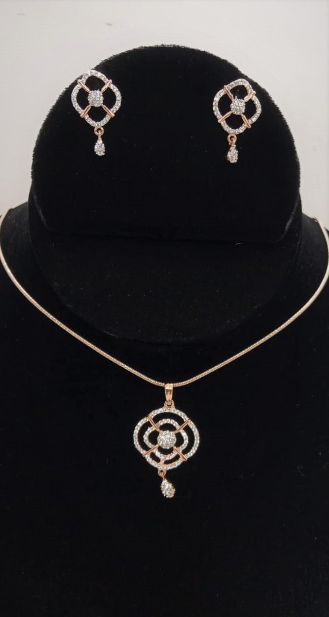 The Natural Diamond Pendent-Set