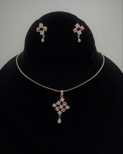 The Latest Floral Pendant-Set