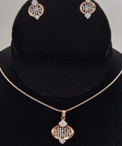 Pretty Charming Look Pendant-Set