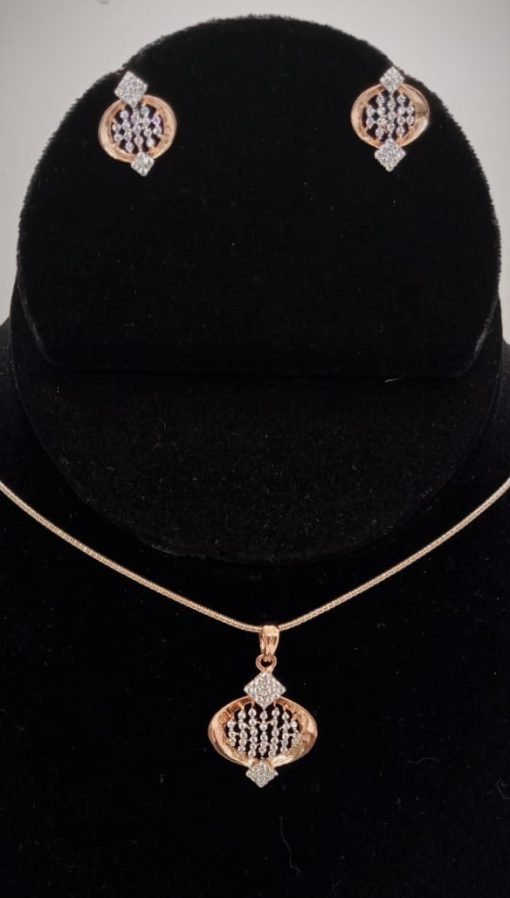 Pretty Charming Look Pendant-Set - Image 3