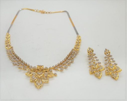 Fine Gold Leafy Diamond Necklace Set - Image 4