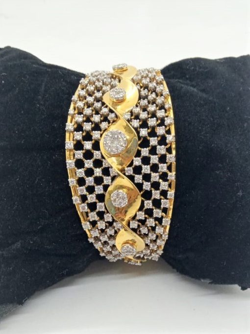 VACHYA JEWELS