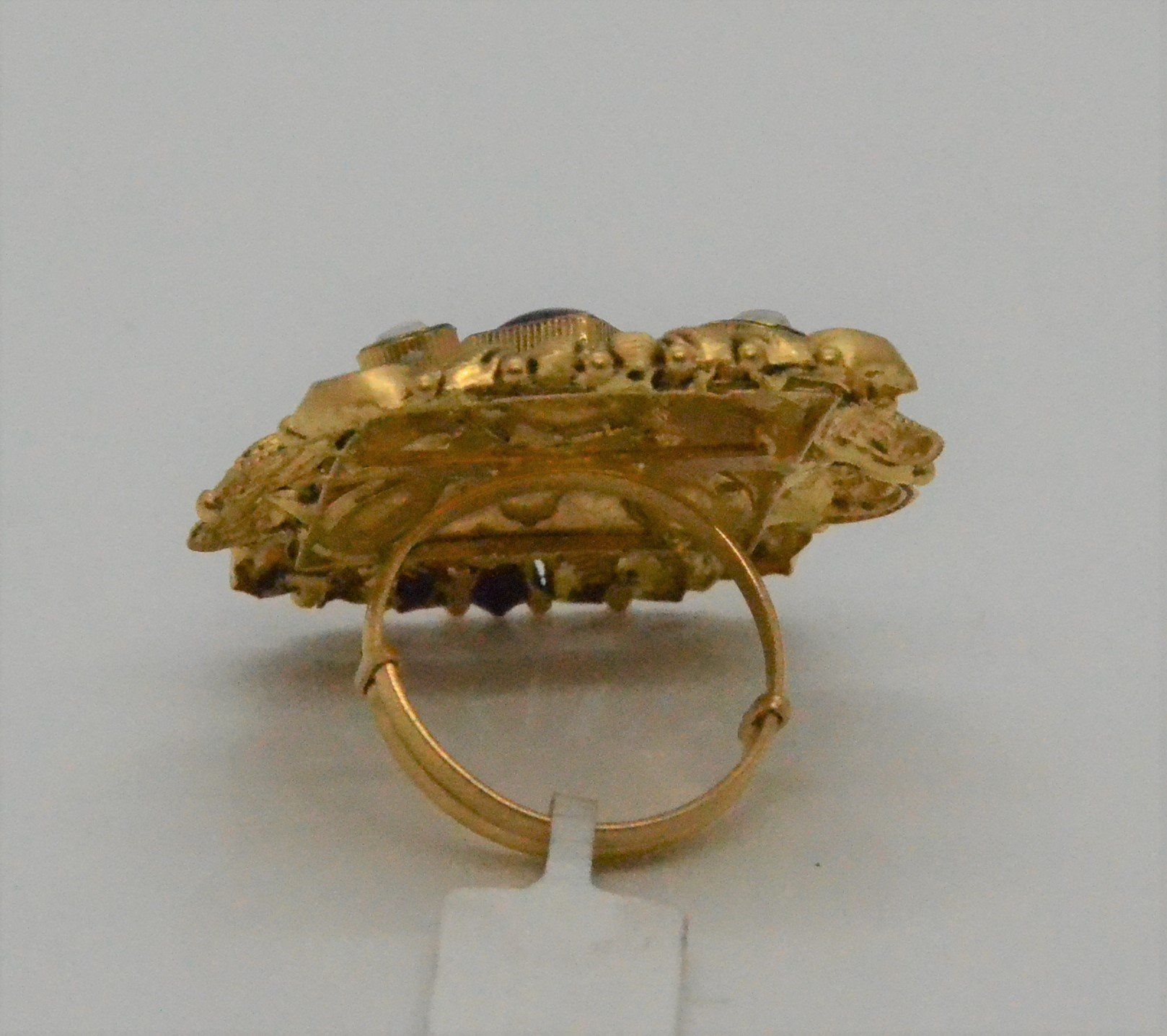 VACHYA JEWELS