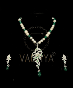 Gouri Diamond Pendant Set