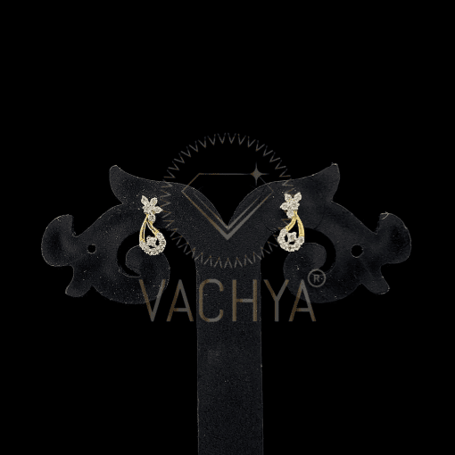Saanvi Diamond Studs - Image 5